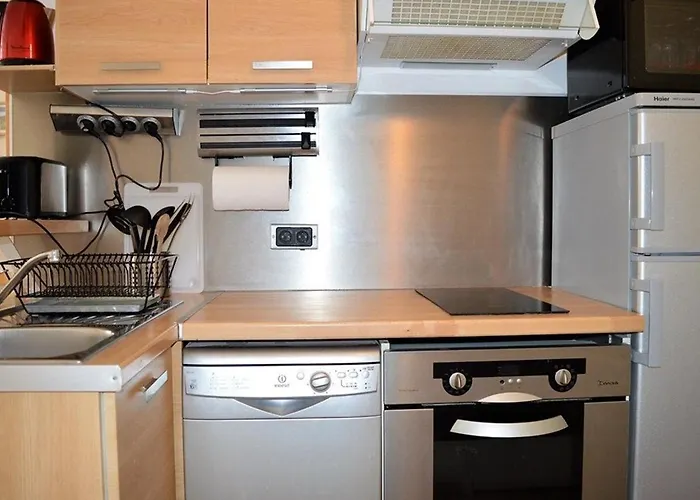 T2 Au Centre Avec Parking Et Wifi - Fr-1-593-33 * Les Angles (Pyrenees-Orientales)